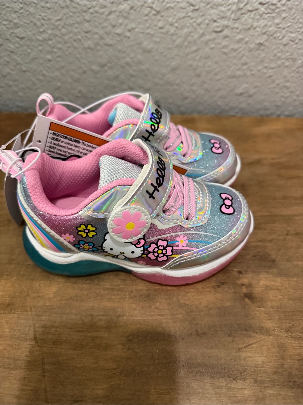 Hello Kitty Pink Holographic Light-Up Kids Sneakers size 7 - Picture 3 of 7